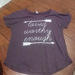 Finding favour band tee size small... Loose fit